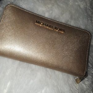 Michael Kors wristlet